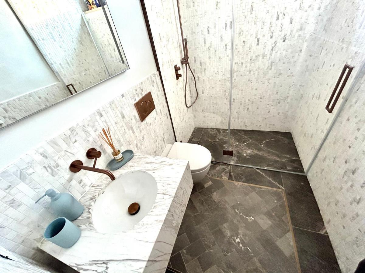 Design Home At Garda Lake Desenzano del Garda Ngoại thất bức ảnh