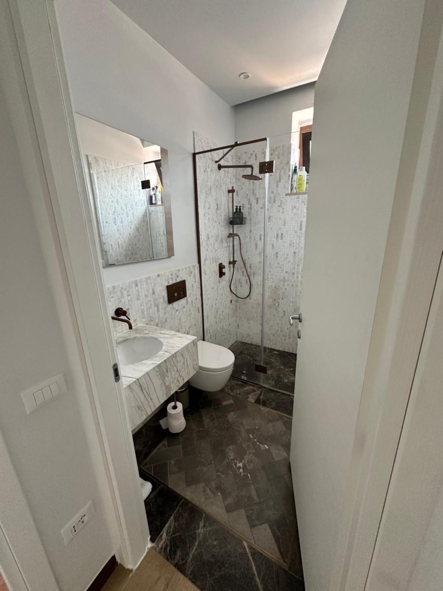 Design Home At Garda Lake Desenzano del Garda Ngoại thất bức ảnh